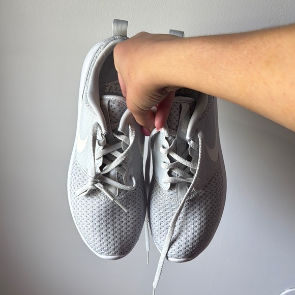 New Nike Golf Women's White Athletic Shoes size 8 - Picture 1 of 5